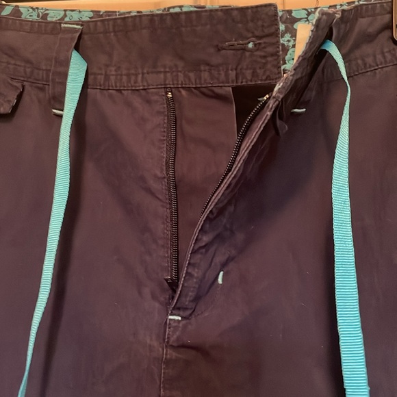 Women’s sz 12 Eddie Bauer cargo shorts Navy w/ aqua accents. Drawstring belt - Picture 10 of 10